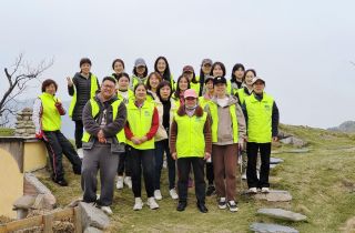 環保徒步行  “益”起拾垃圾 | 國貿開展綠足跡環保活動