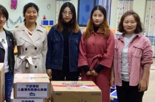 走進(jìn)兒童福利院，初冬送溫暖